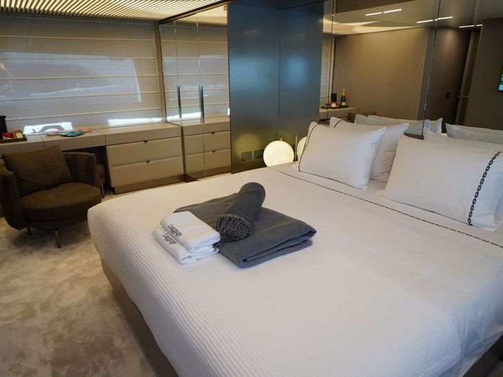 SHERO 26.14m Ferretti Motor Yacht Master Cabin SHERO 26.14m Ferretti Motor Yacht Master Cabin