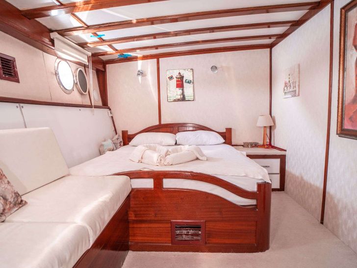 WHITE SWAN 32m Custom Gulet VIP Cabin WHITE SWAN 32m Custom Gulet VIP Cabin