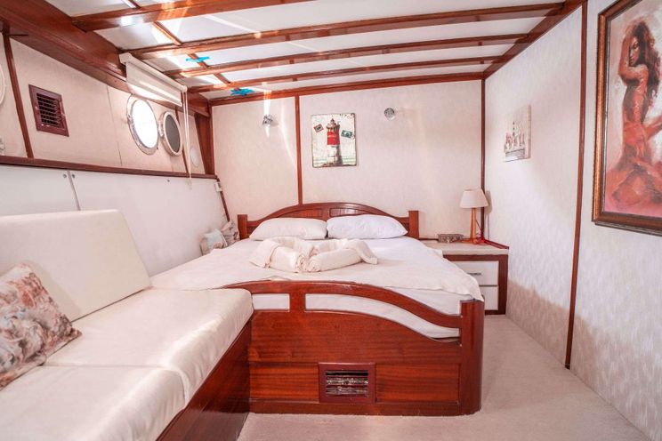 Charter Yacht WHITE SWAN - Custom 32m - 6 Cabins - Bodrum - Gocek - Marmaris