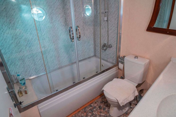 Charter Yacht WHITE SWAN - Custom 32m - 6 Cabins - Bodrum - Gocek - Marmaris