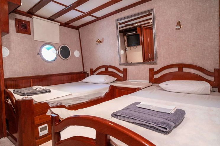 Charter Yacht WHITE SWAN - Custom 32m - 6 Cabins - Bodrum - Gocek - Marmaris