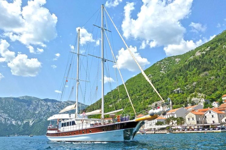 Charter Yacht WHITE SWAN - Custom 32m - 6 Cabins - Bodrum - Gocek - Marmaris