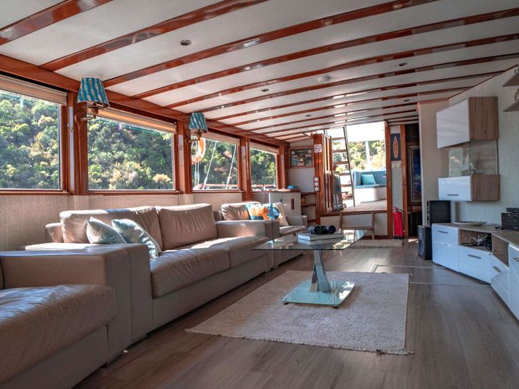 WHITE SWAN 32m Custom Gulet Saloon WHITE SWAN 32m Custom Gulet Saloon