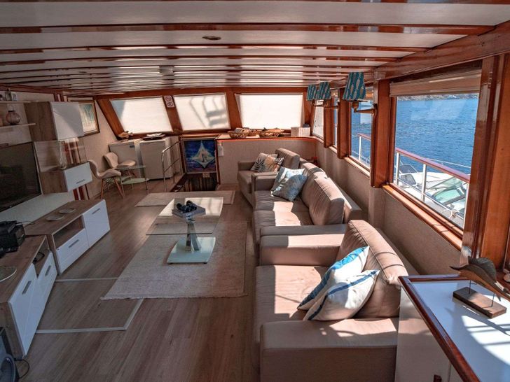 WHITE SWAN 32m Custom Gulet Saloon 2 WHITE SWAN 32m Custom Gulet Saloon 2