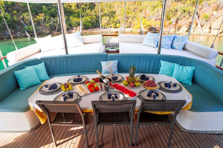 Charter Yacht WHITE SWAN - Custom 32m - 6 Cabins - Bodrum - Gocek - Marmaris