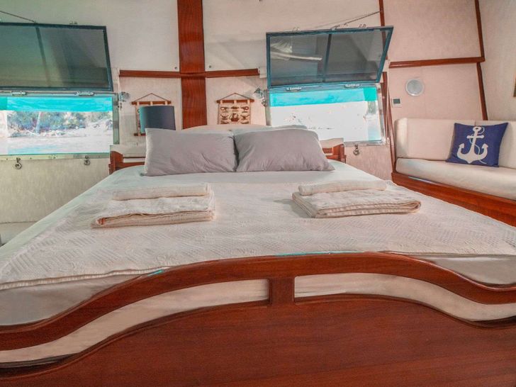WHITE SWAN 32m Custom Gulet Master Cabin WHITE SWAN 32m Custom Gulet Master Cabin