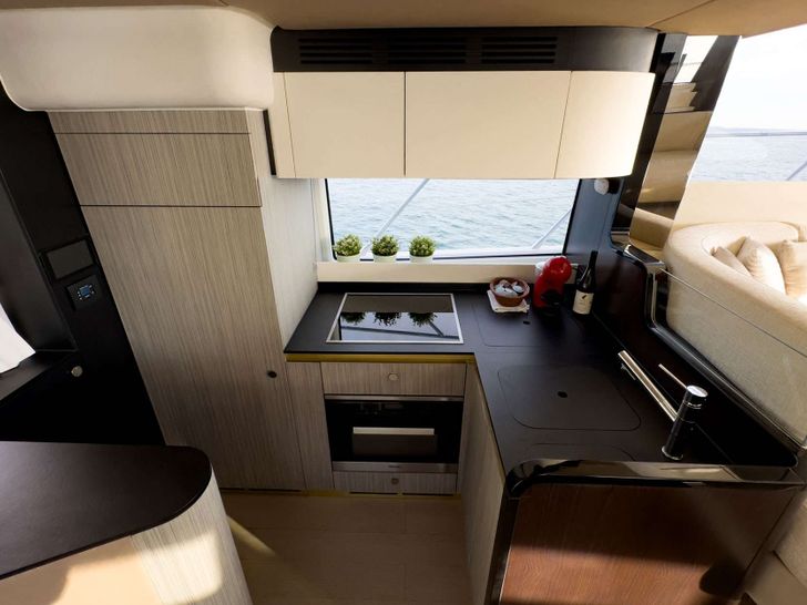 BE HAPPY Azimut 55 - galley BE HAPPY Azimut 55 - galley