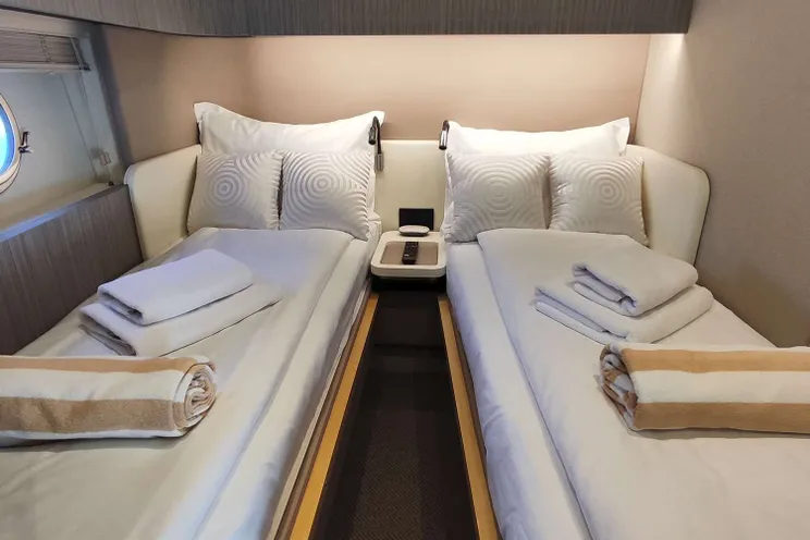 Charter Yacht BE HAPPY - Azimut 55 Fly - 3 Cabins - Kastela - Split - Dubrovnik - Hvar - Croatia