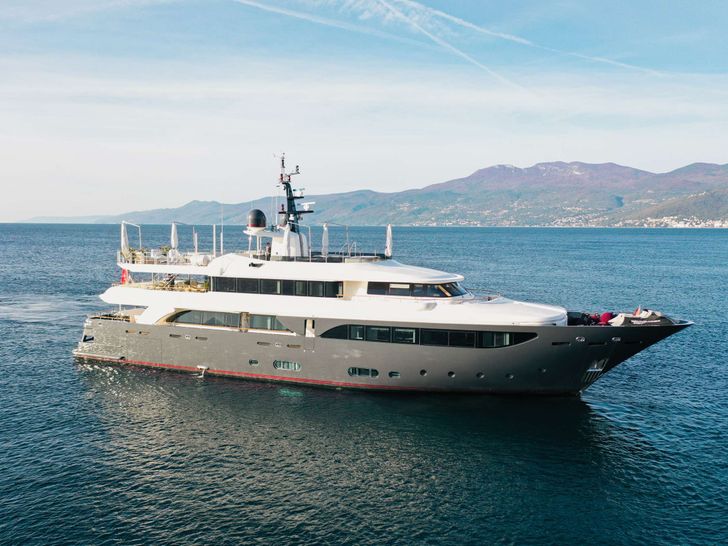 LADY TRUDY 43m CRN Luxury Crewed Motor Yacht LADY TRUDY 43m CRN Luxury Crewed Motor Yacht