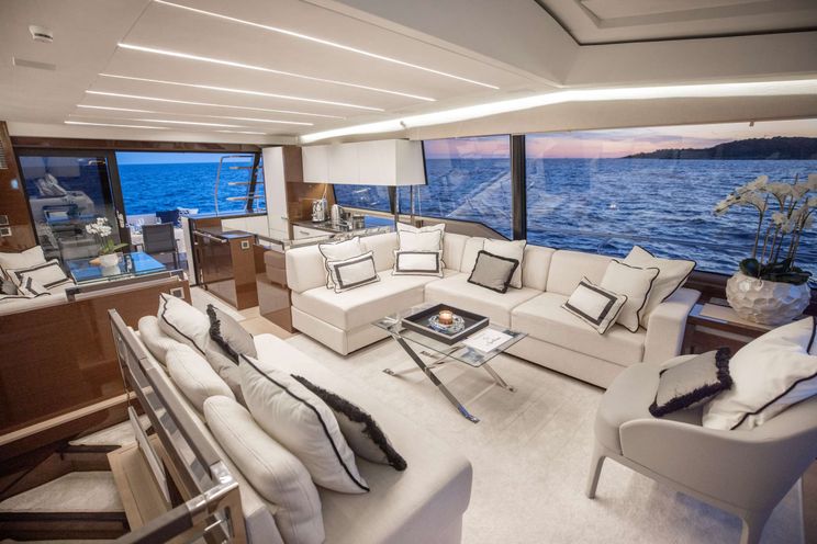Charter Yacht APOLLONIA - Prestige Yacht 70 - 4 Cabins - Nassau - Exumas - Bahamas