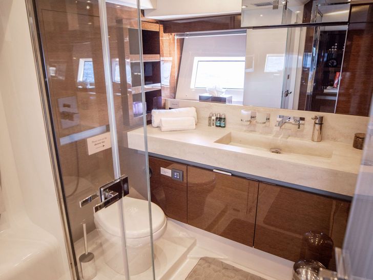 APOLLONIA - Prestige Yacht 70,master cabin bathroom