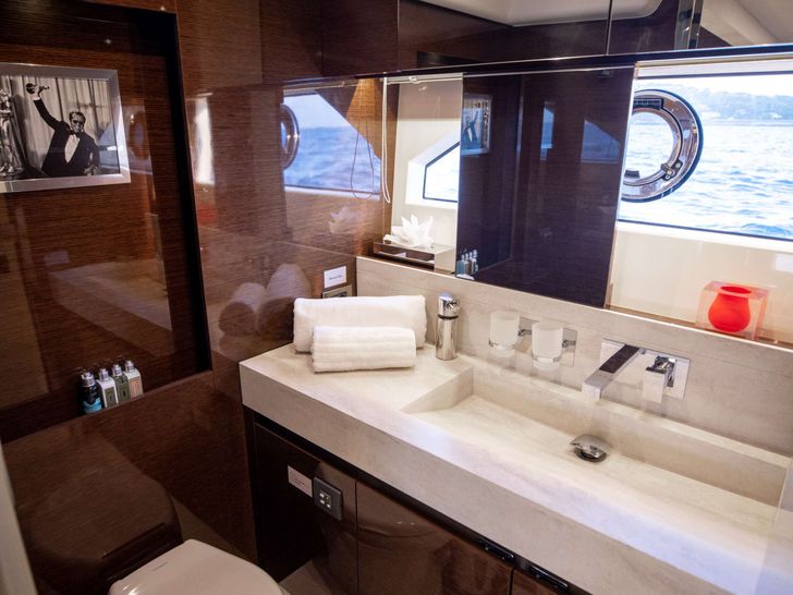 APOLLONIA - Prestige Yacht 70,VIP cabin bathroom APOLLONIA - Prestige Yacht 70,VIP cabin bathroom