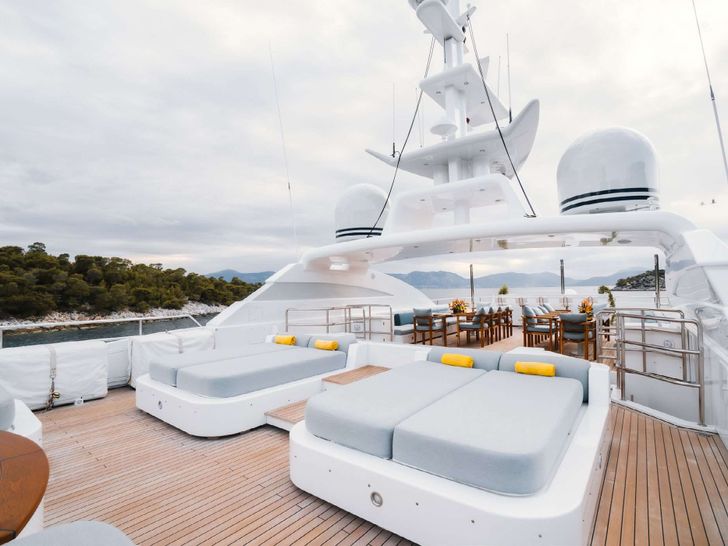 OCEANOS - Sundeck OCEANOS - Sundeck
