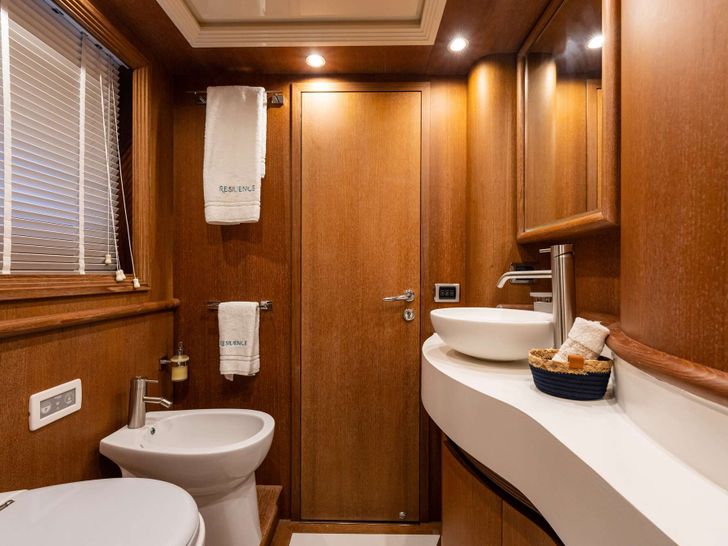 Twin Cabin's bathroom Twin Cabin's bathroom