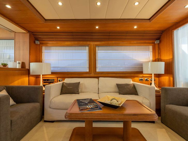 Main saloon's sofas Main saloon's sofas