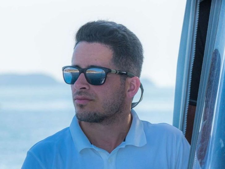 Captain Vasilis was born in 1987 and is from Athens,Greece. After completing his Civil Engineer B.Sc. at Piraeus University of Applied Sciences,he decided to pursue his Certificate of Offshore Sailing Competence(Skipper’s license)and soon after