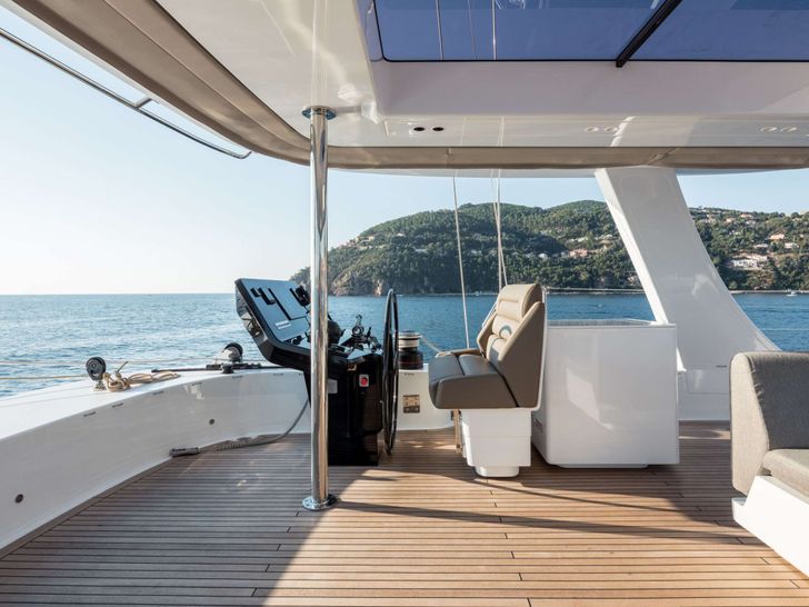 IPHARRA - Sunreef 102 flybridge