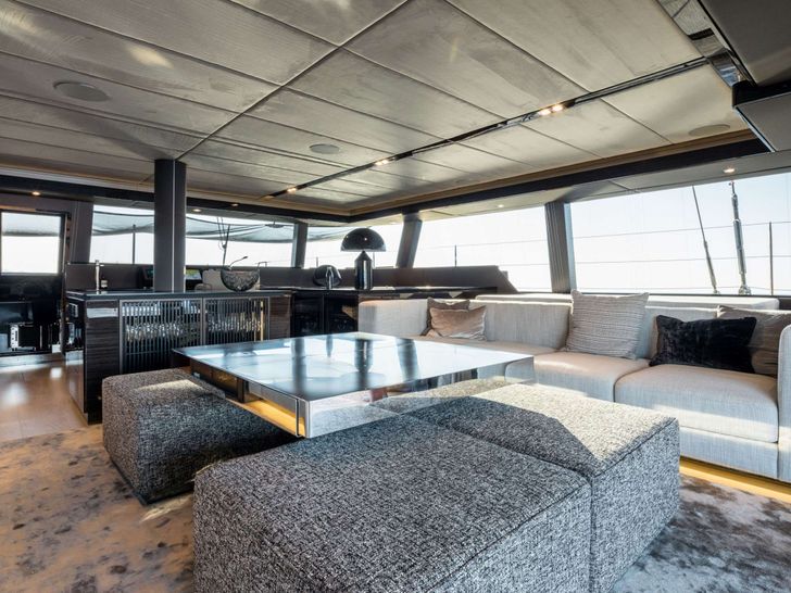IPHARRA - Sunreef 102 saloon