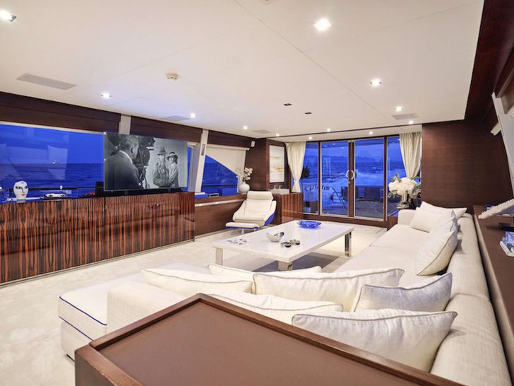 HAKUNA MATATA Couach 3700 FLY - sky lounge HAKUNA MATATA Couach 3700 FLY - sky lounge