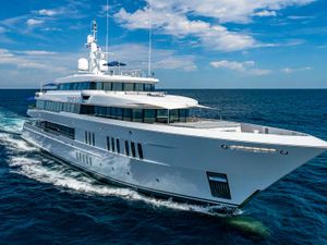 TOP FIVE II - Hakvoort Custom Build - 6 Cabins - Nassau - Bahamas TOP FIVE II - Hakvoort Custom Build - 6 Cabins - Nassau - Bahamas