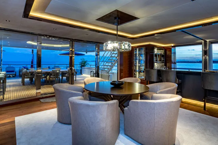 Charter Yacht TOP FIVE II - Hakvoort Custom Build - 6 Cabins - Nassau - Bahamas