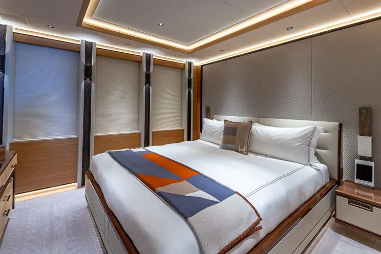 Charter Yacht TOP FIVE II - Hakvoort Custom Build - 6 Cabins - Nassau - Bahamas