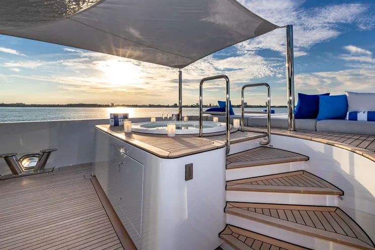 Charter Yacht TOP FIVE II - Hakvoort Custom Build - 6 Cabins - Nassau - Bahamas