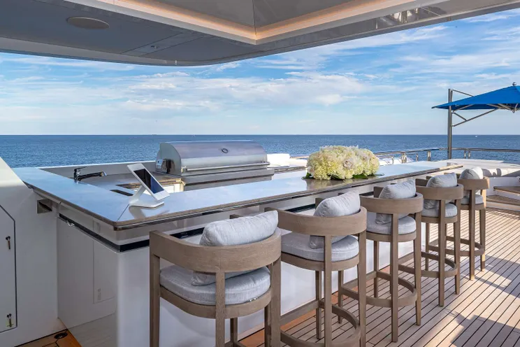 Charter Yacht TOP FIVE II - Hakvoort Custom Build - 6 Cabins - Nassau - Bahamas