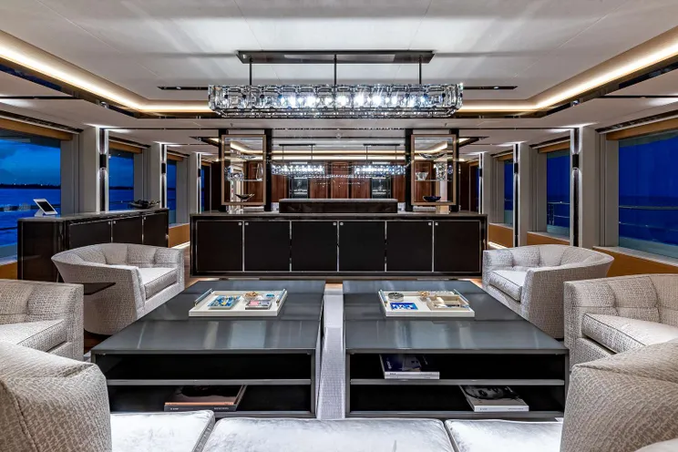 Charter Yacht TOP FIVE II - Hakvoort Custom Build - 6 Cabins - Nassau - Bahamas