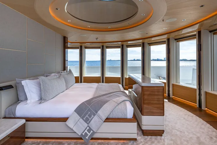 Charter Yacht TOP FIVE II - Hakvoort Custom Build - 6 Cabins - Nassau - Bahamas