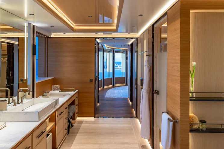 Charter Yacht TOP FIVE II - Hakvoort Custom Build - 6 Cabins - Nassau - Bahamas