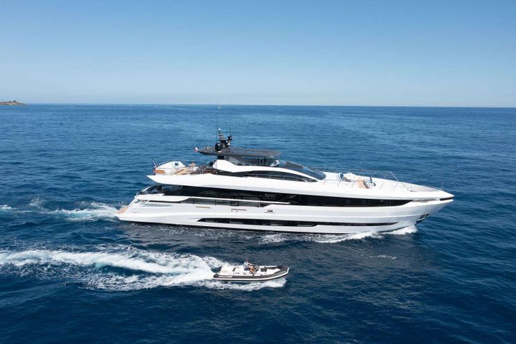 Charter Yacht ARTEMIS - Mangusta GranSport 33 - 5 Cabins - Nassau - Bahamas - Exumas