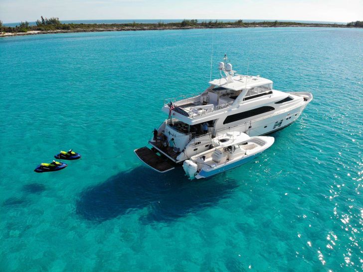 AQUA LIFE 2 Horizon 27 Tender and Toys