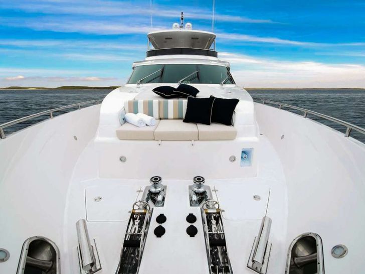 AQUA LIFE 2 Horizon 27 Foredeck