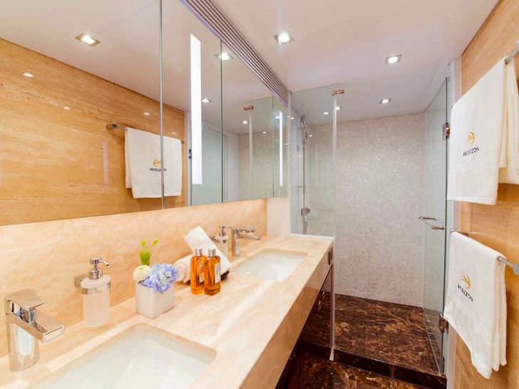 AQUA LIFE 2 Horizon 27 Master Ensuite Bathroom