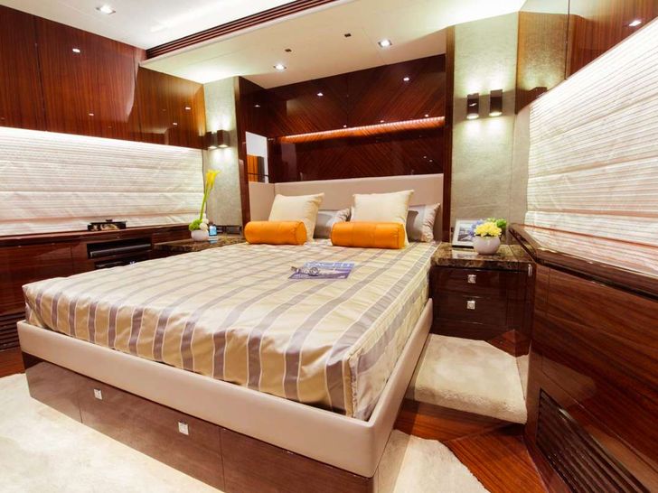 AQUA LIFE 2 Horizon 27 Cabin