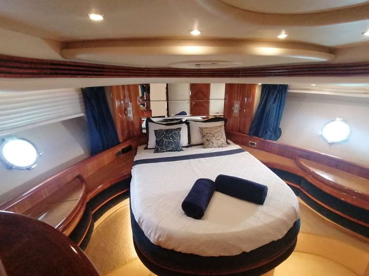 BLUE MED Azimut 70 VIP Cabin BLUE MED Azimut 70 VIP Cabin
