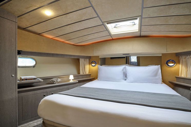 Charter Yacht MIREN - Ferretti 680 - 4 Cabins - Athens - Mykonos - Paros - Cyclades - Aegean - Greece