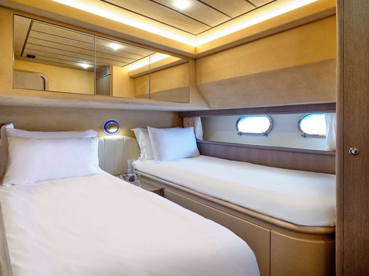 MIREN Ferretti 680 - twin cabin MIREN Ferretti 680 - twin cabin