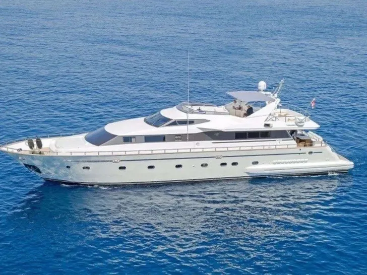 LUCY PINK - Exterior LUCY PINK - Exterior