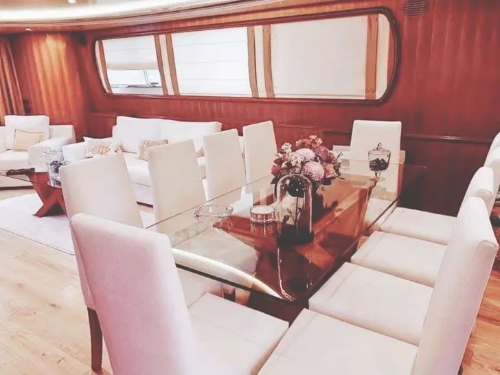 LUCY PINK - Saloon dining area LUCY PINK - Saloon dining area