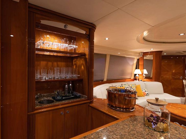 ENDLESS SUN - Azimut 100,saloon bar ENDLESS SUN - Azimut 100,saloon bar