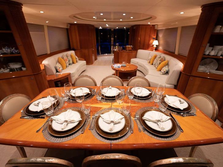 ENDLESS SUN - Azimut 100,saloon area ENDLESS SUN - Azimut 100,saloon area