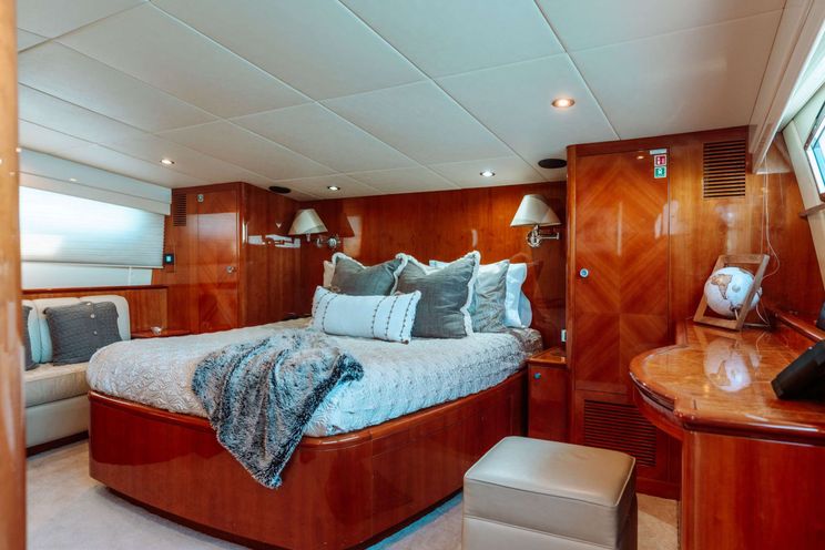 Charter Yacht ENDLESS SUN - Azimut 100 - 5 Cabins - West Palm Beach - Long Island - New York - South Florida - Bahamas