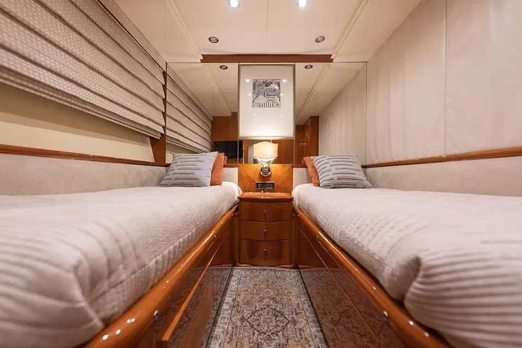 Charter Yacht ENDLESS SUN - Azimut 100 - 5 Cabins - West Palm Beach - Long Island - New York - South Florida - Bahamas
