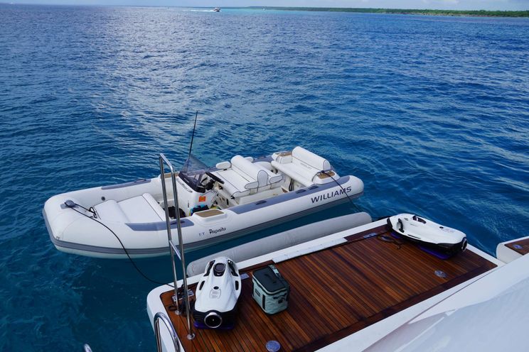 Charter Yacht PAPAITO - Benetti 37m - 5 Cabins - Nassau - Bahamas - Florida