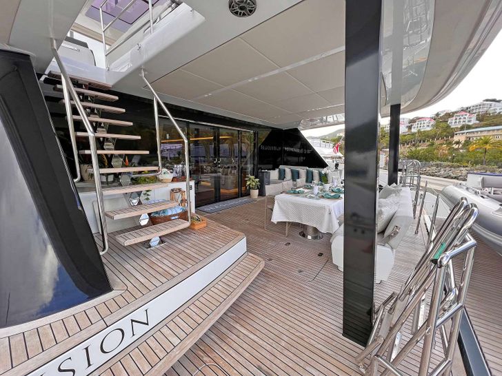 SEACLUSION - SUNREEF 80 Master Cabin Suite