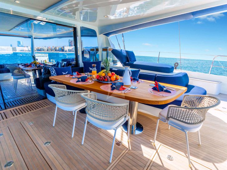 MARIAH PRINCESS III - Lagoon 78 Aft Deck Dining