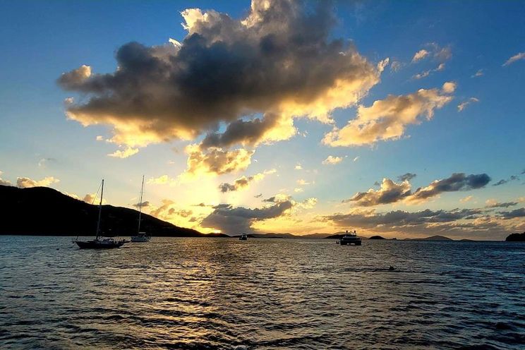 Charter Yacht ROMPECABEZA - Bali 4.3 - 2 Cabins - St Thomas - St John - St Croix