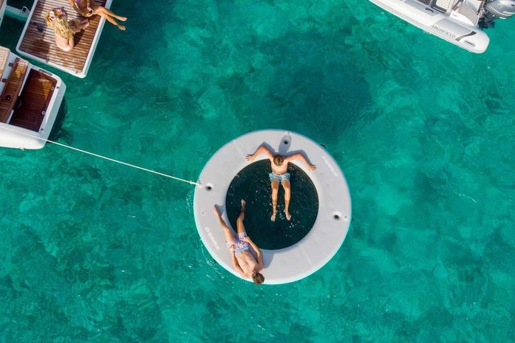 Charter Yacht UNWAVERING - Sunreef 50 - 3 Cabins - Nassau - Exumas - Bahamas